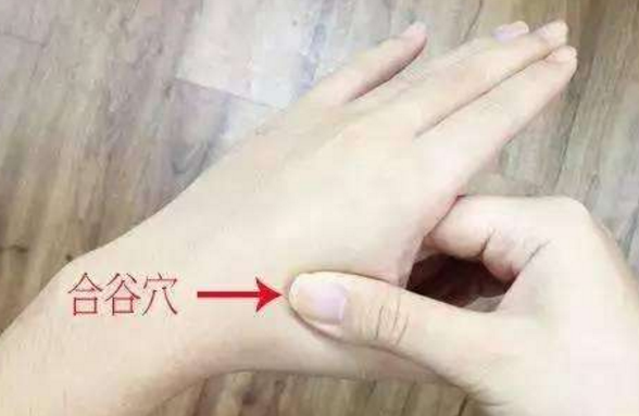 總是被胃痛“騷擾”？試試按摩這些穴位緩解，親測(cè)有效哦！